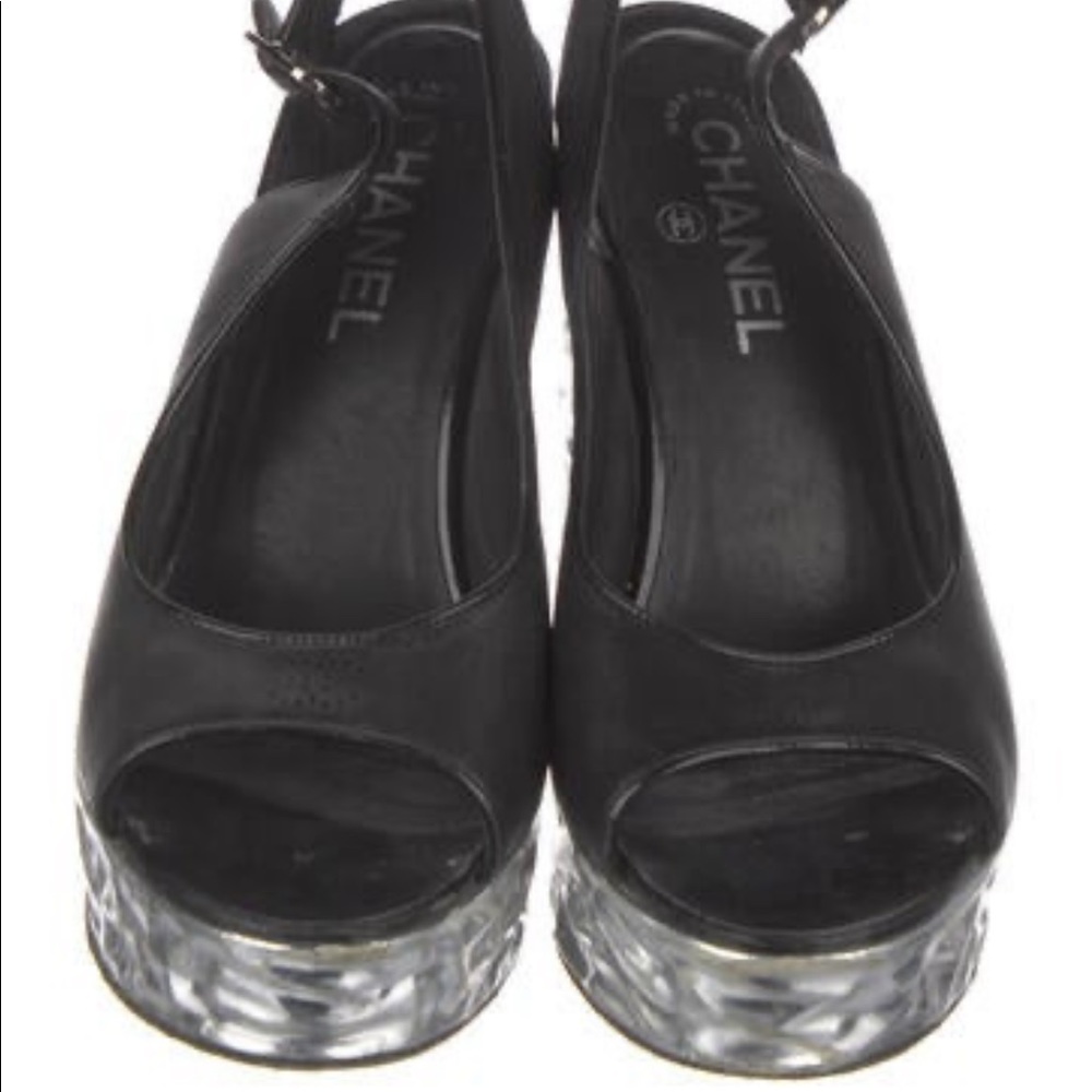 Beautiful super comfortable Chanel shoe